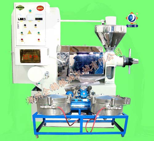 大豆榨油機廠家講述大豆冷熱脫皮的優(yōu)勢區(qū)別